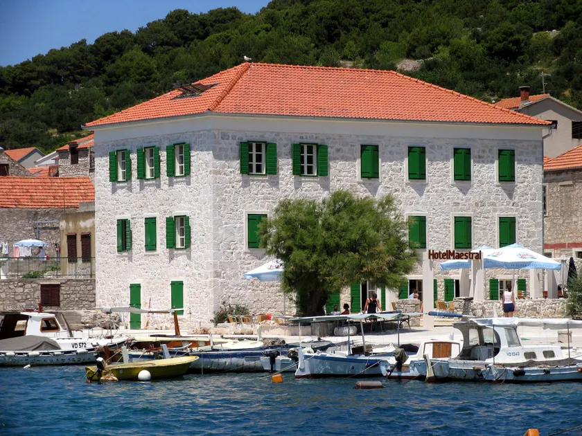 Hotel Maestral - Image 1