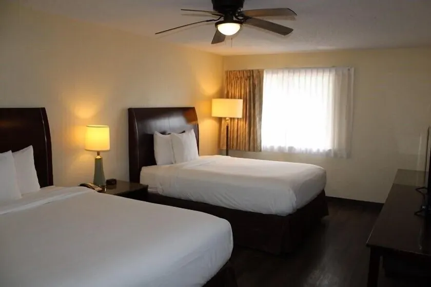Executive Inn & Suites - Image 1