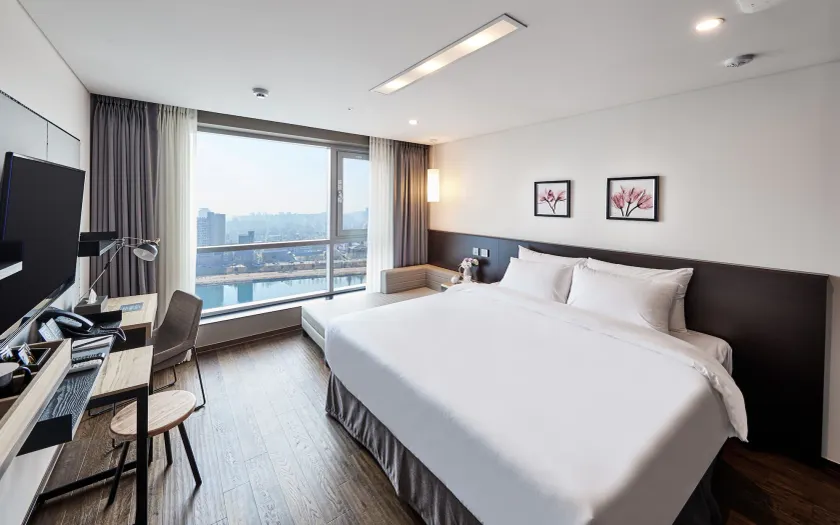 Hotel Riverside Ulsan - Image 1