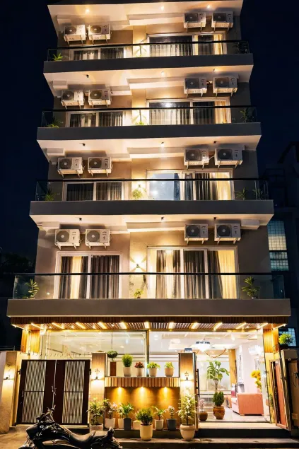 Dreamwood Hotel Near Sec 29 Gurgaon  - Image 1