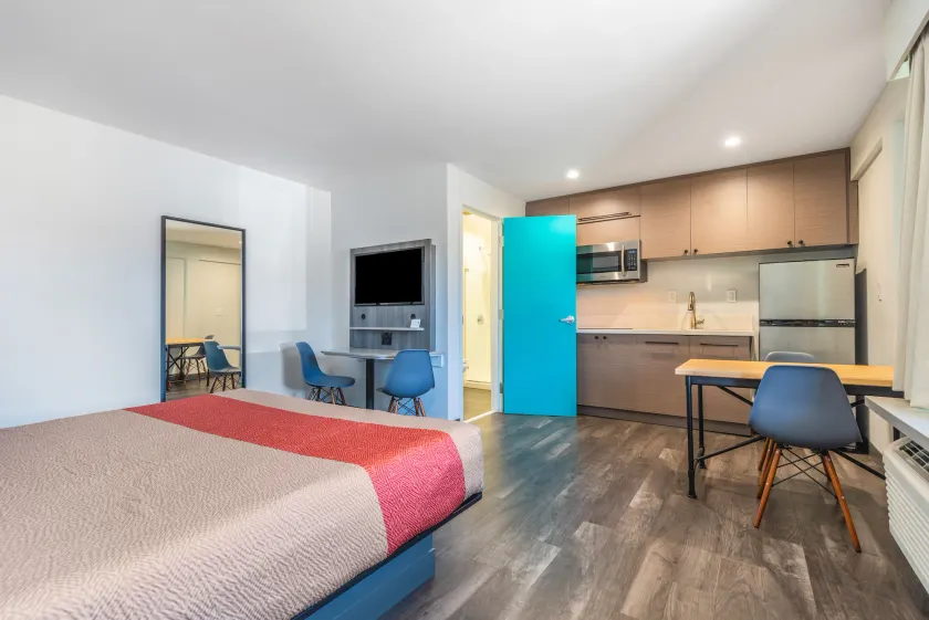 Solo Motel Broadway - Image 1