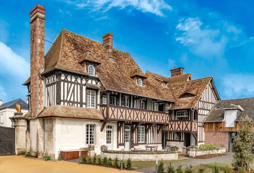 Le manoir des chevaux dorés - Image 1