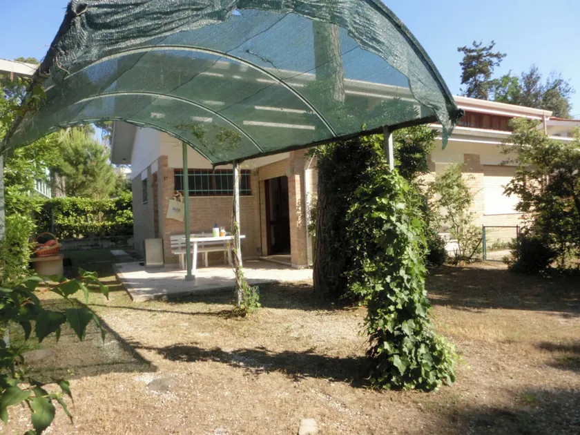 Bright Villa with garden and parking - Beahost - Image 1