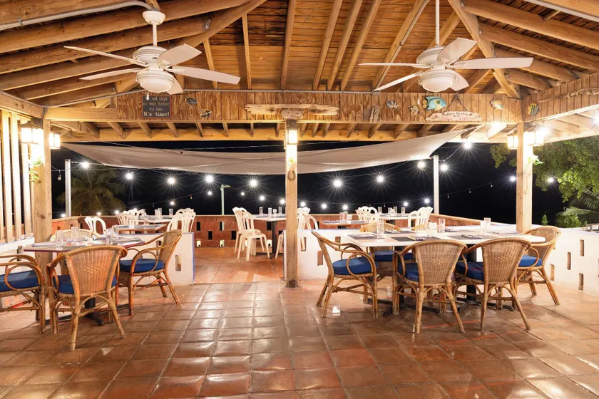Trade Winds Restaurant & Guest House - Image 1