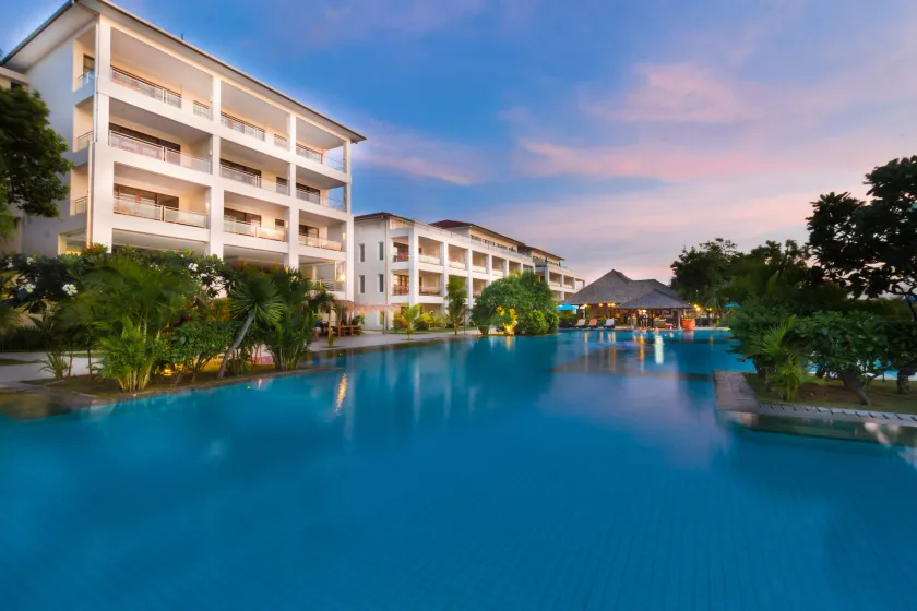 Peninsula Bay Resort - Image 1