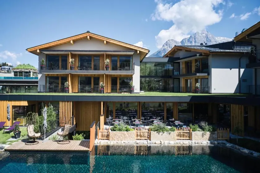 Wellness und Brunch Hotel MorgenZeit beheizter Naturteich Genuss Frühstück bis 13 Uhr Hochkönig Sommercard - Image 1