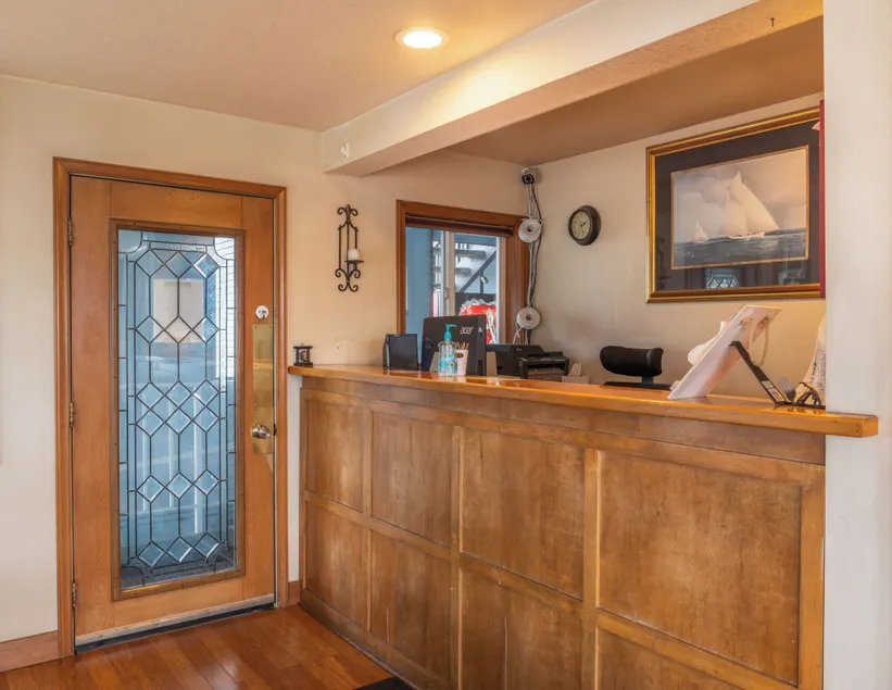 Water Front Inn - Hall