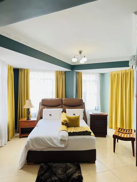 LEYSHOF HOTEL - Image 1