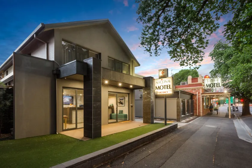 National Hotel Complex Bendigo - Image 1