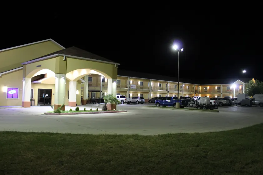 Horizon Inn & Suites - Image 1