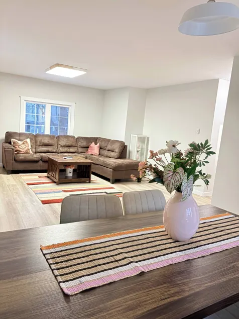 Modern 3BR Near Long Lake Minutes to Downtown - Image 1