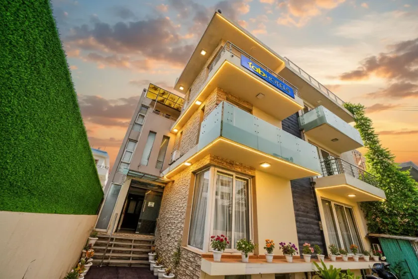 FabHotel Rivlet - Image 1