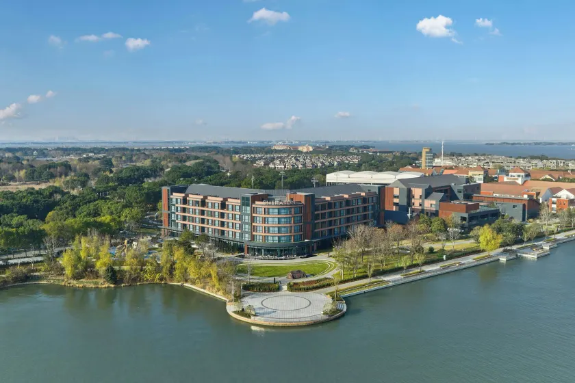 Sheraton Suzhou Yangcheng Lake - Image 1