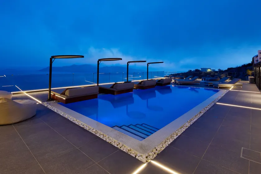 Oia Suites - Image 1