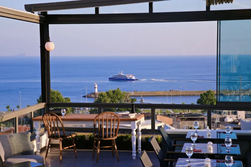 HOTEL BRONTE - Image 1
