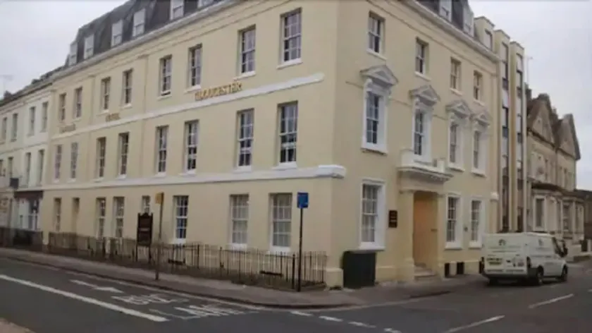 Central Hotel Gloucester by RoomsBooked - Image 1