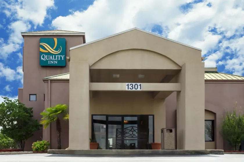 Quality Inn Meridian - Image 1