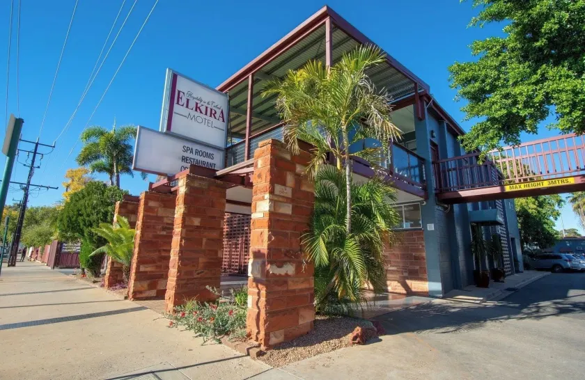 Elkira Court Motel - Image 1