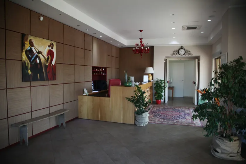 Giga Hotel - Image 1