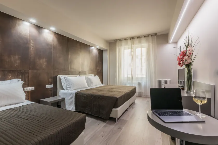 Astoria Deluxe rooms - Image 1