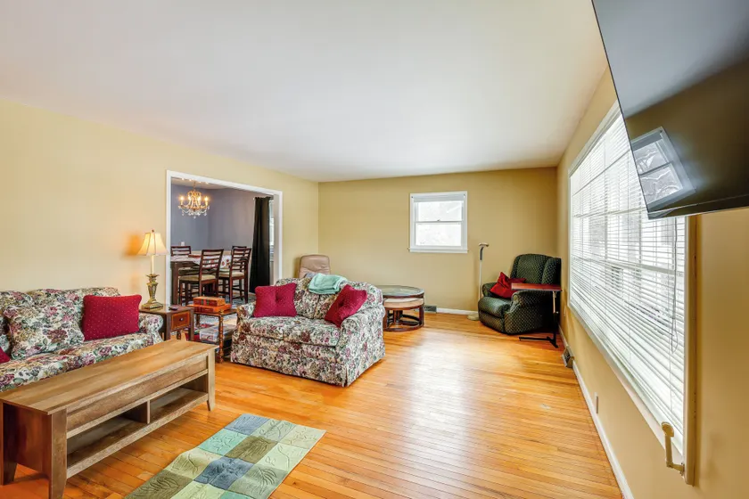 9 Mi to Lake George Village: Home in Queensbury - Image 1