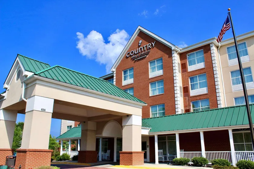 Country Inn & Suites by Radisson, Fredericksburg, VA - Image 1