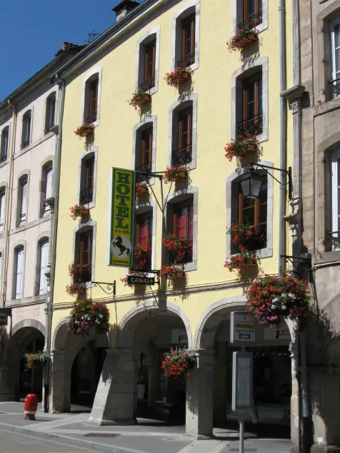 Hotel Cheval De Bronze - Image 1