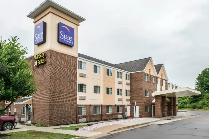Sleep Inn & Suites Pittsburgh Airport - Image 1