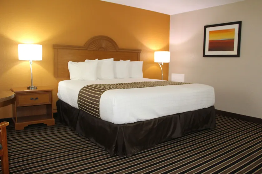 Westbridge Inn & Suites - Image 1