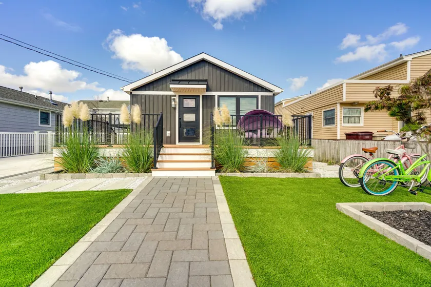 Renovated Seaside Park Cottage: Steps to Beach! - Image 1