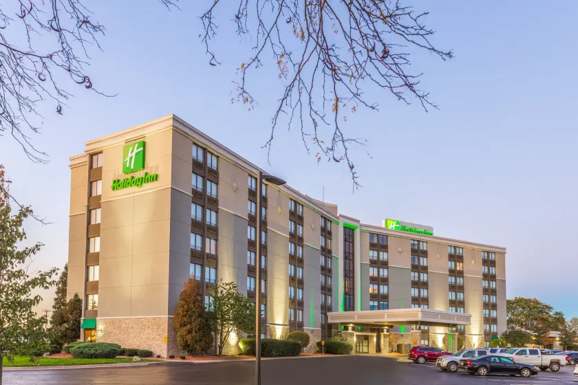 Holiday Inn Rockford by IHG - Image 1