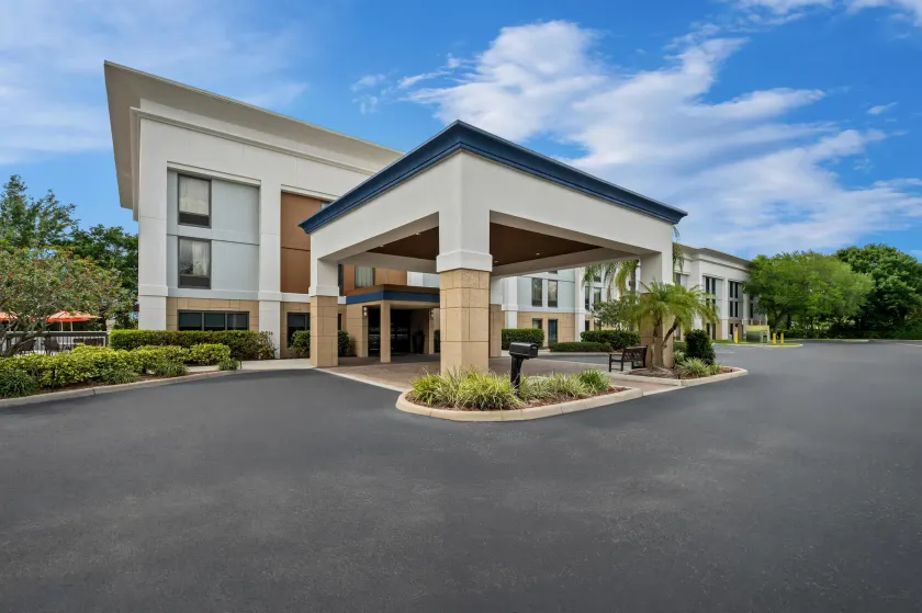 Hampton Inn - Naples - I-75 - Image 1