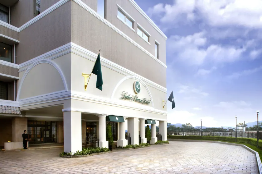 Luke Plaza Hotel - Image 1