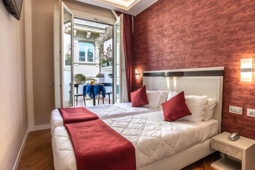 Hotel Memphis - Image 1