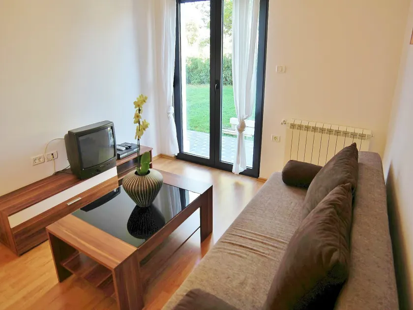Apartment Karlo in Stinjan - Image 1