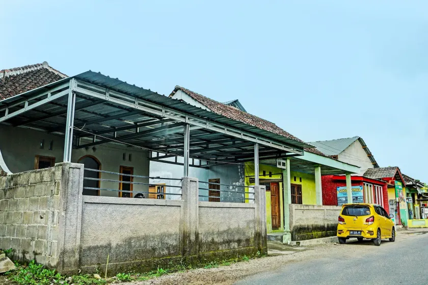 OYO Life 92222 Sahabat Kost Syariah Pacitan - Image 1