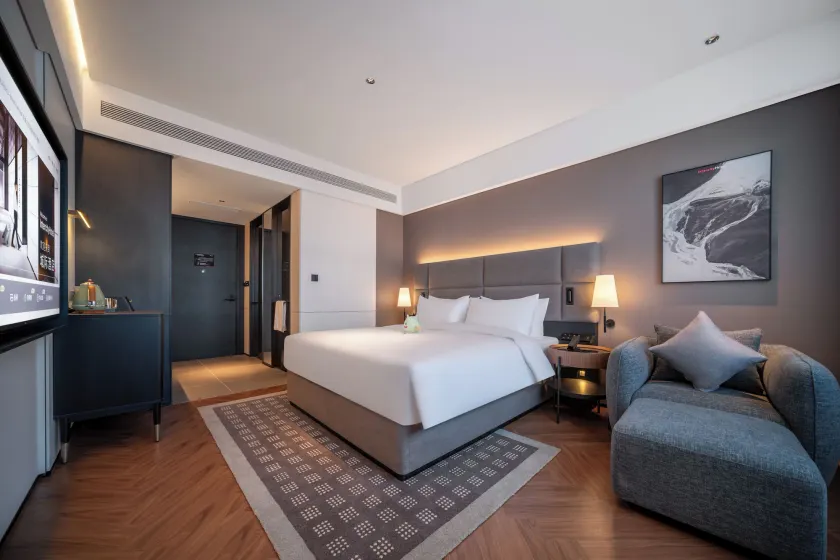 Intercity Hotel Yantai Downtown - Image 1