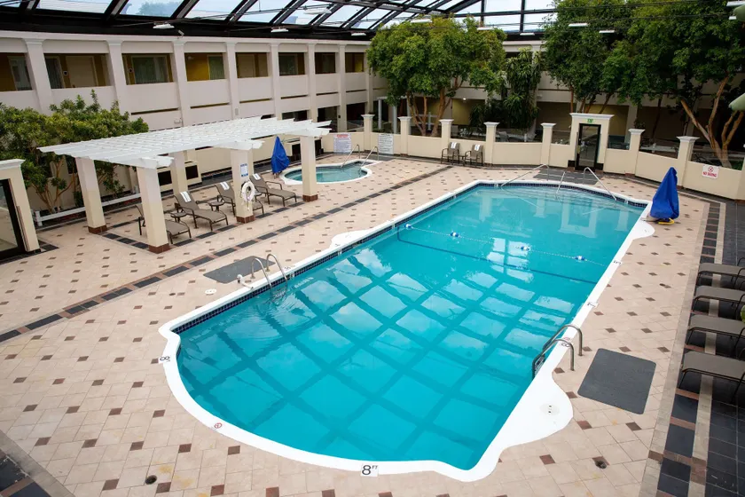 Best Western Plus Milwaukee Airport Hotel & Conference Center - Image 1