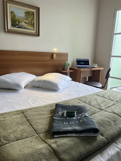 Hotel Elithi - O melhor custo benefício - Room
