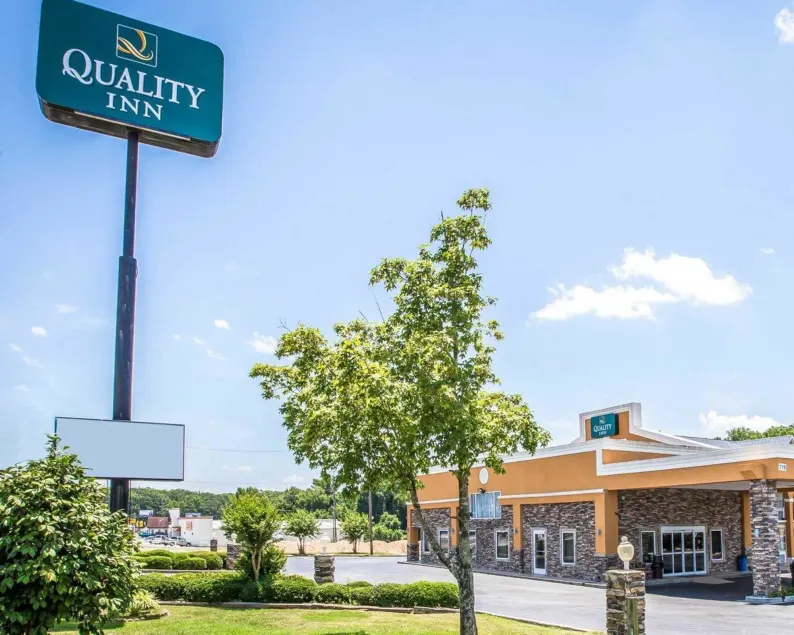 Quality Inn Greenwood Hwy 25 - Image 1
