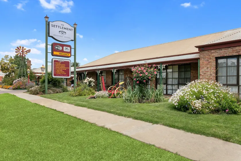 The Settlement Historic Hotel - Image 1
