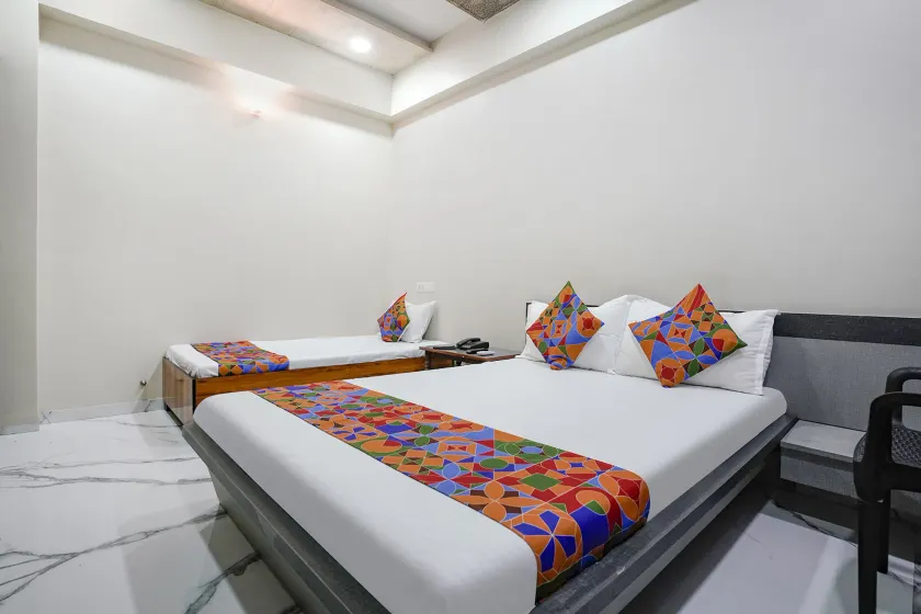 Fabhotel Priya Lodging - Image 1
