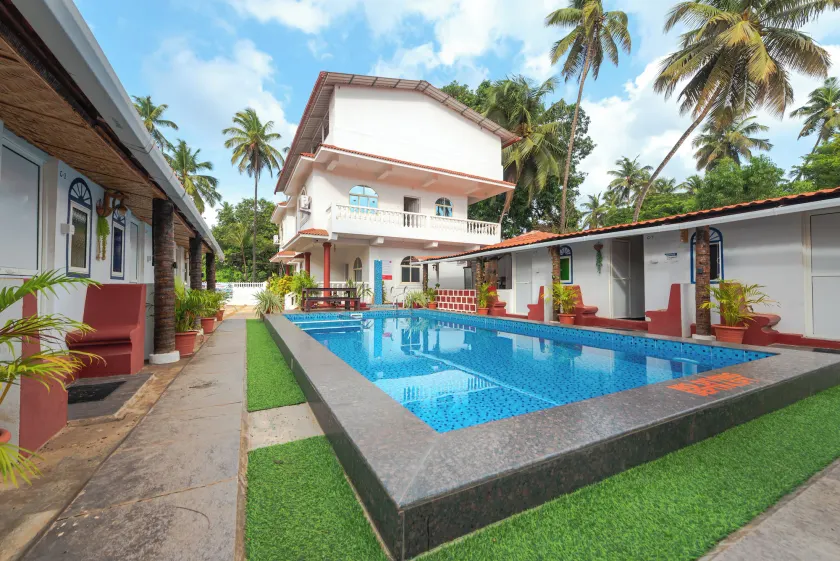 La Paulo's Beach Resort - Image 1