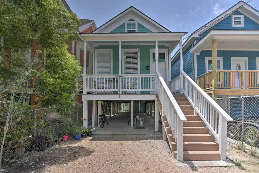 Home w/ Patio & Grill: 2 Mi to Galveston Seawall! - Image 1