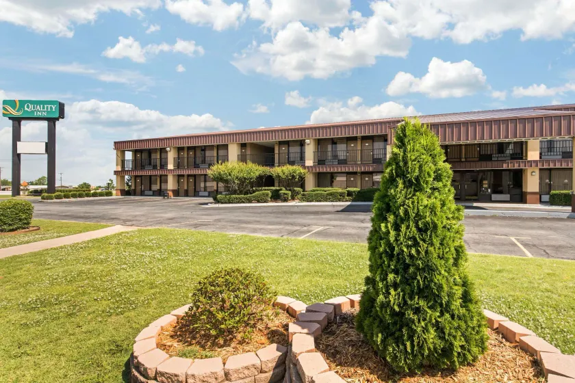 Quality Inn Paris Texas - Image 1