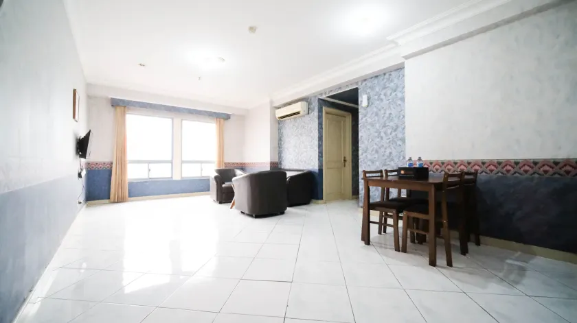 Best Deal And Homey 2Br At Taman Beverly Apartment - Image 1