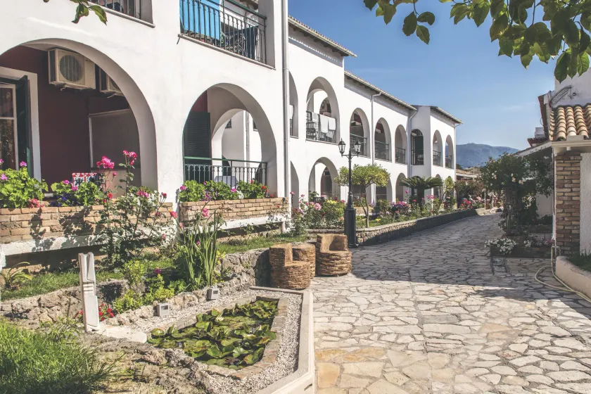 Iliada Beach Hotel - Image 1