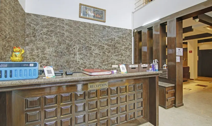 Blue Moon Residency Hotel & Restaurant - Reception