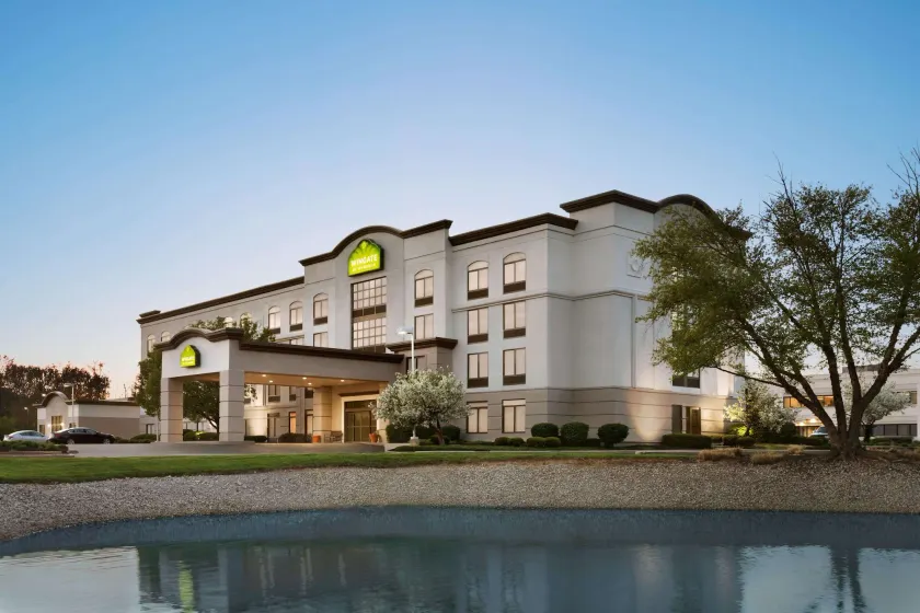 Wingate by Wyndham Cincinnati Blue Ash - Image 1