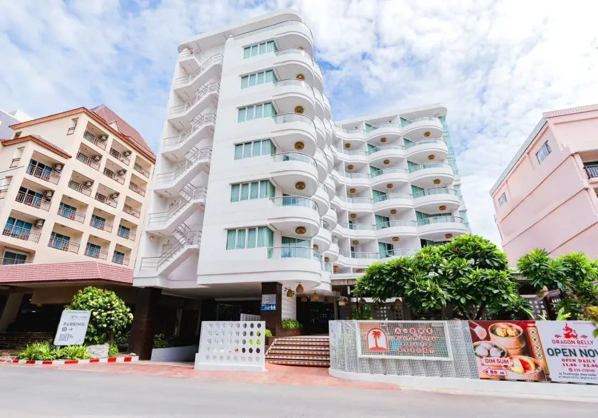 A-ONE Pattaya Beach Resort - Image 1